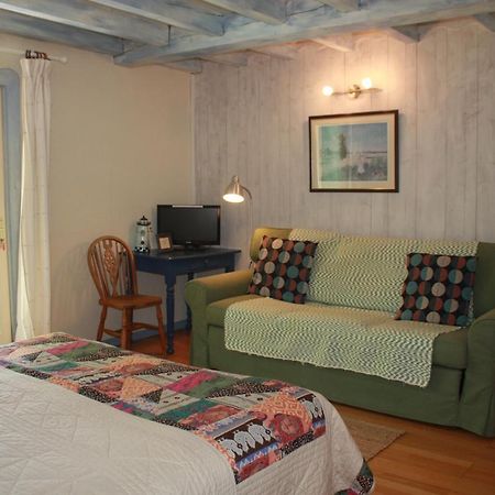 Bed and Breakfast La Clairiere Du Moulin Lepin-le-Lac Екстер'єр фото