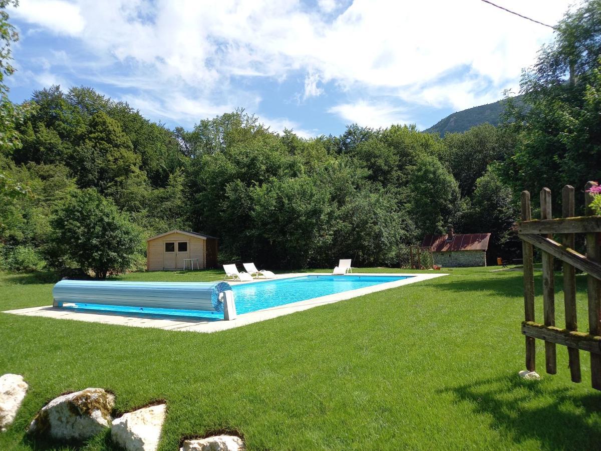 Bed and Breakfast La Clairiere Du Moulin Lepin-le-Lac Екстер'єр фото