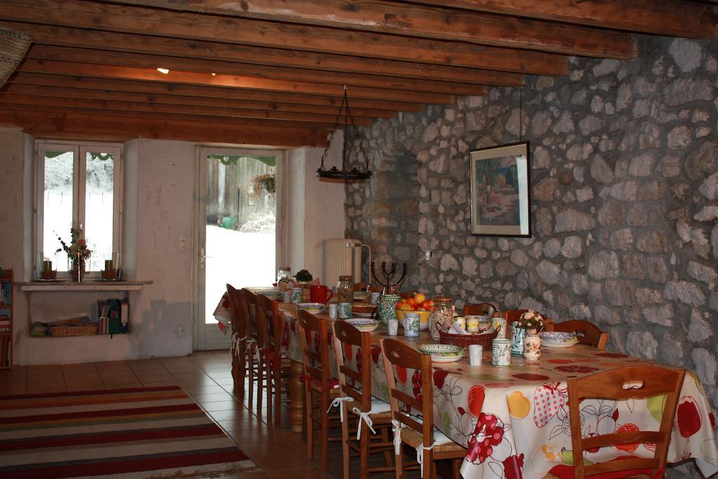 Bed and Breakfast La Clairiere Du Moulin Lepin-le-Lac Екстер'єр фото